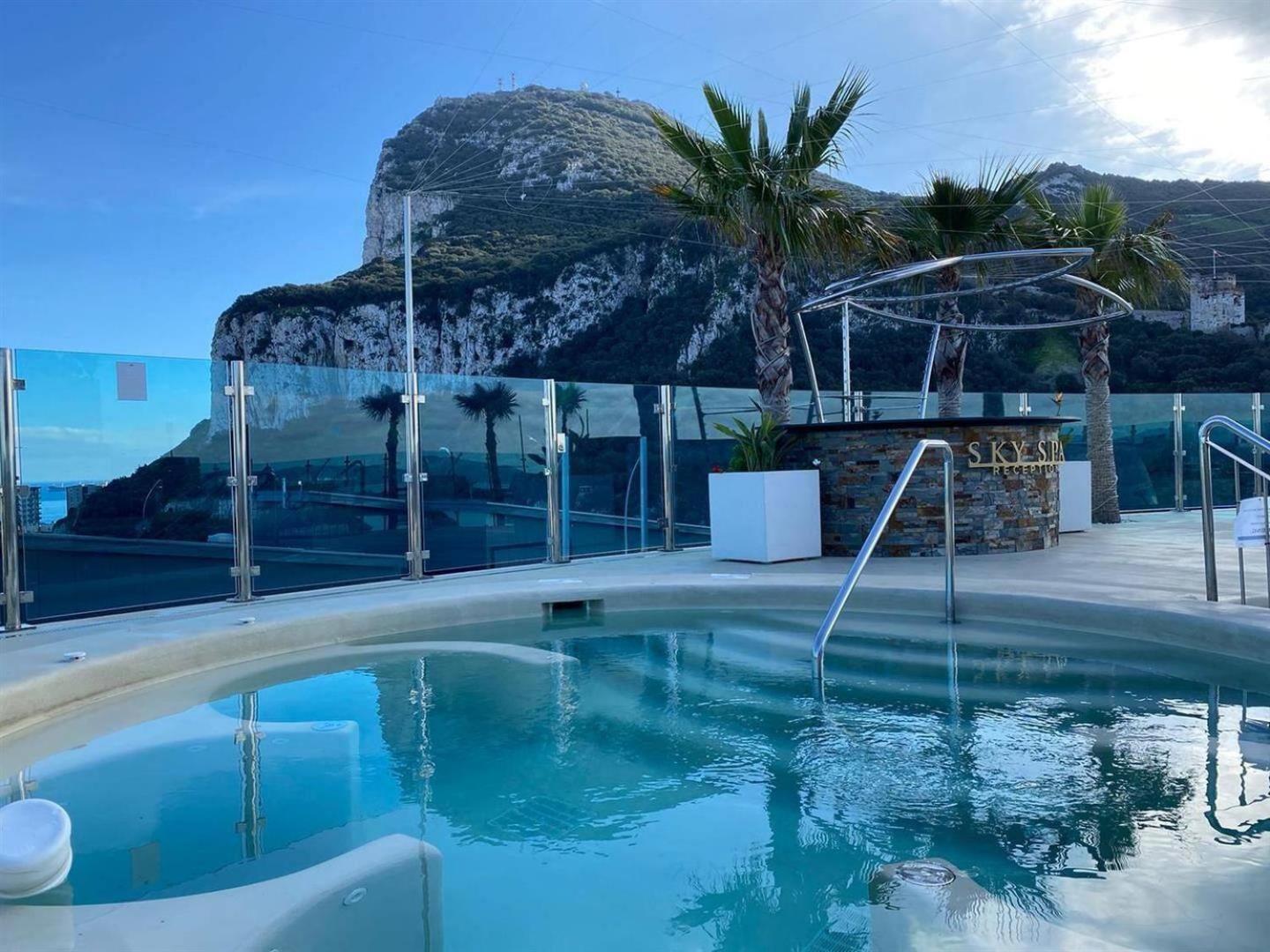 Urban Oasis At Luxurious Ocean Village Cebelitarık Dış mekan fotoğraf