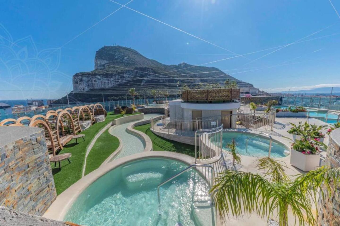 Urban Oasis At Luxurious Ocean Village Cebelitarık Dış mekan fotoğraf